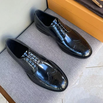Бесподобные обувки в стил дерби, мъжки бизнес обувки от черна матирана кожа на платформа, ефектни издълбани броги, мъжки обувки