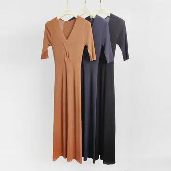 женствена рокля naizaiga с V-образно деколте и къс ръкав камилска козина, сив, черен цвят, приталенное, лятото, 2023, вълна, коприна, цвят на черница тутового, JSNH61